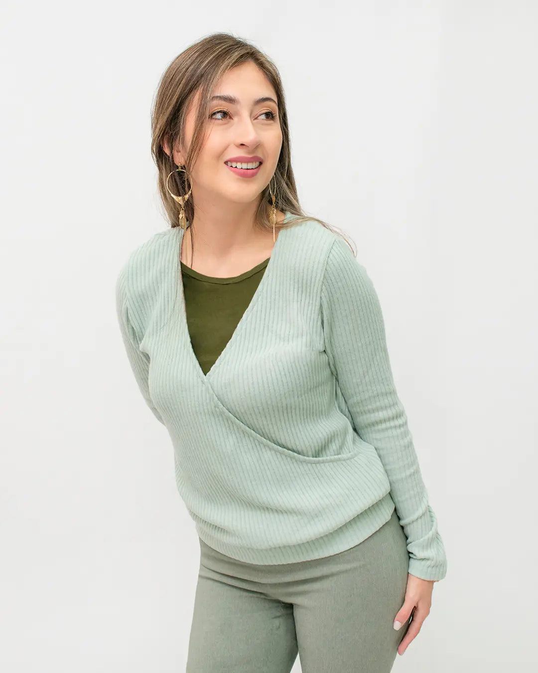 Blusa suéter traslapado Blusa suéter traslapado